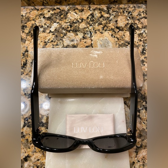 LUV LOU The Ellidy - Black Polarized bio-acetate frame with smoke mono lens - Picture 10 of 17